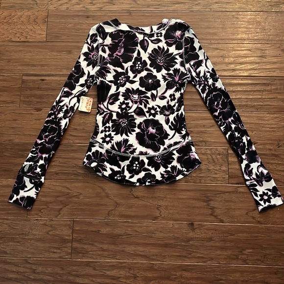 FP Movement by Free People Rally Printed Layer in Garden Floral Lilac Size M - Picture 6 of 8